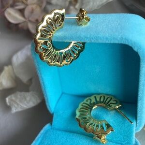 Tous Logo Floral Gold Big Scalloped Hoops Earrings Pins
